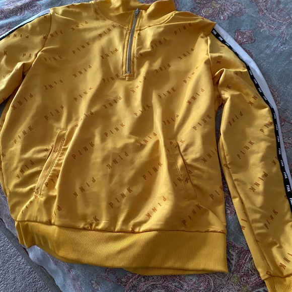 Med pink sweater - Picture 1 of 1